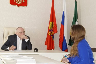 На прием к депутату Дикману